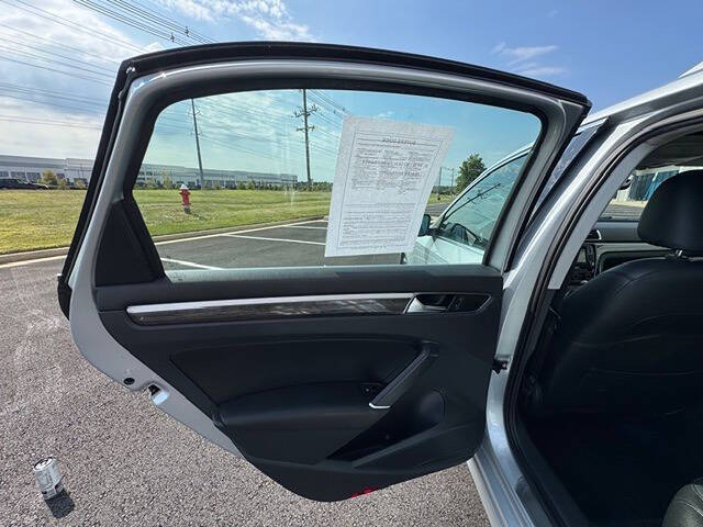 2017 Volkswagen Passat V6 SEL Premium