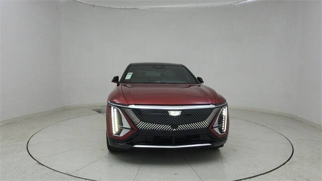 2025 Cadillac LYRIQ Luxury 3