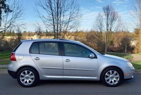 2009 Volkswagen Rabbit for sale at CLEAR CHOICE AUTOMOTIVE in Milwaukie OR