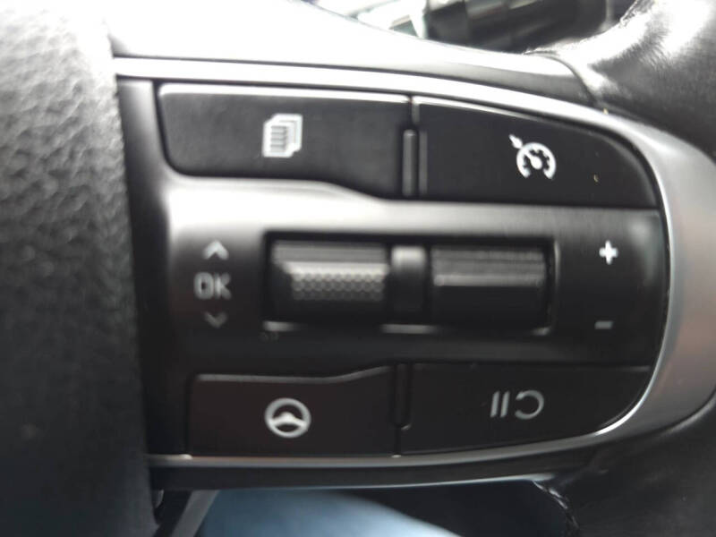 2022 Kia K5 EX