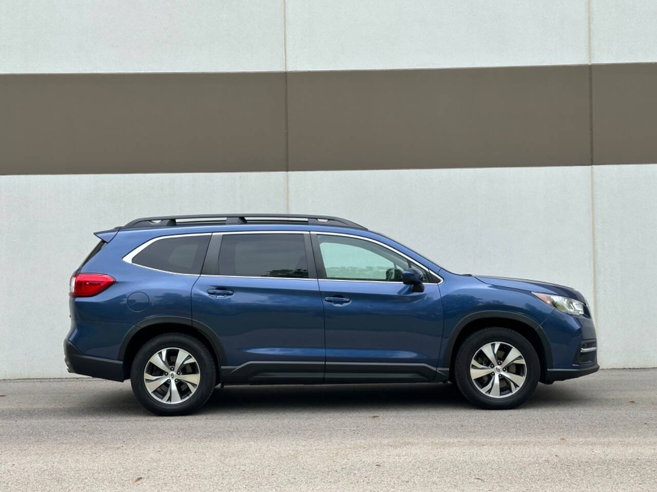 2019 Subaru Ascent for sale at Phoenix Motor Co in Romulus, MI