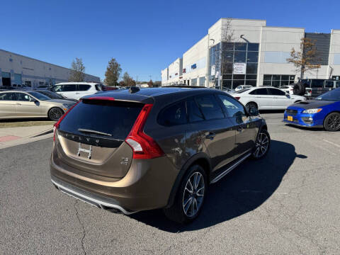 2016 Volvo V60 Cross Country T5