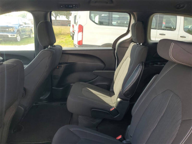 2024 Chrysler Pacifica Touring