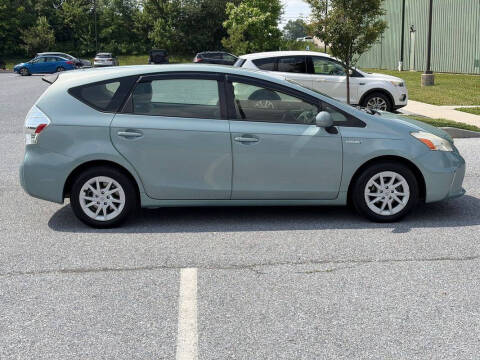 2014 Toyota Prius v Three