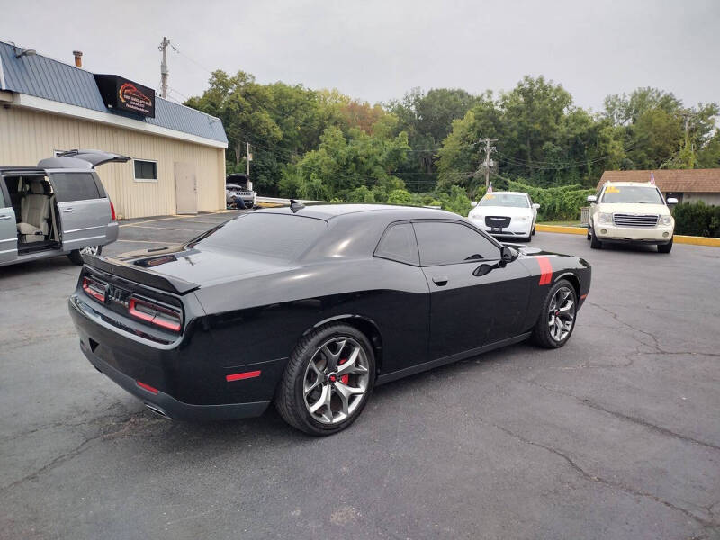 2016 Dodge Challenger SXT Plus
