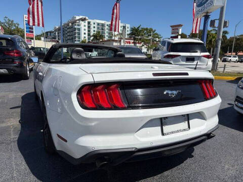 2022 Ford Mustang EcoBoost
