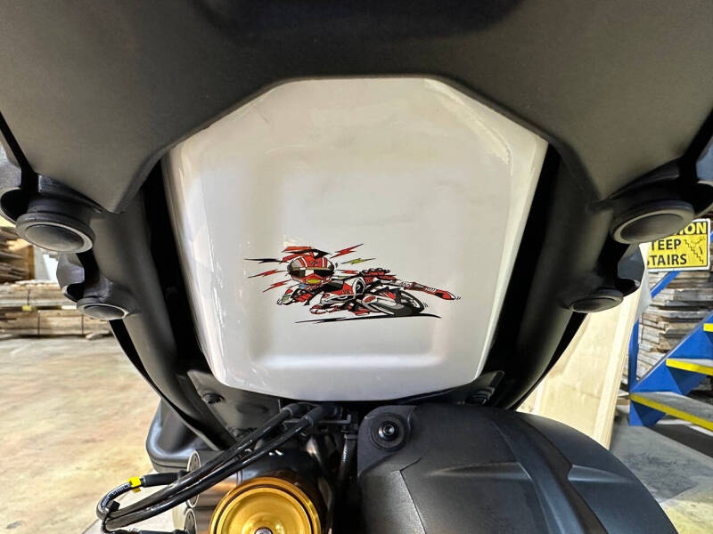 2025 Ducati Streetfighter V4 Supreme