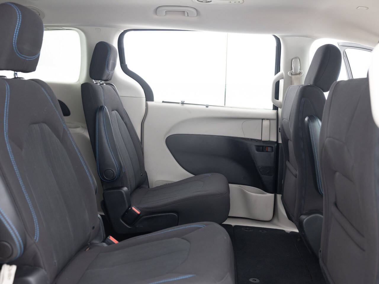 Used Car 2021 Chrysler Pacifica  Touring 4dr Mini Van For Sale Under $20,000 In Coal City, Illinois