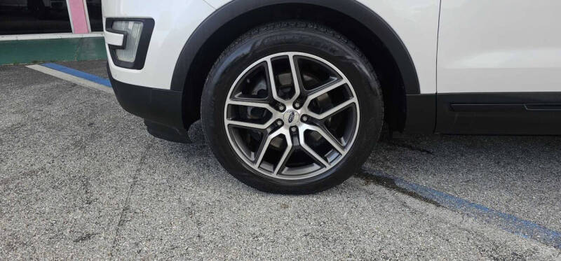 2017 Ford Explorer Sport