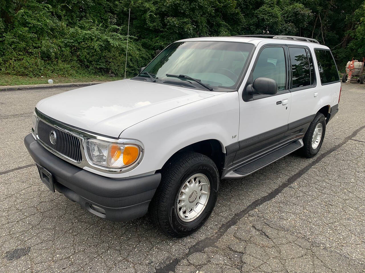 2000 Mercury Mountaineer for sale at Avilor Auto Terminal inc. in Central Islip, NY