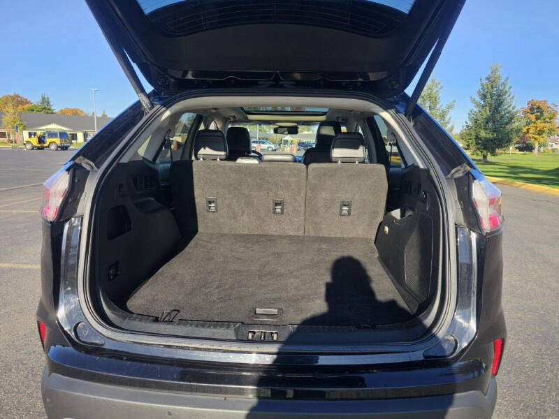 2020 Ford Edge Titanium