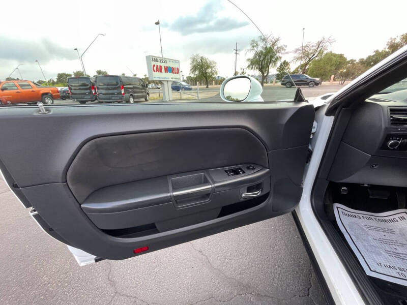 2012 Dodge Challenger SXT