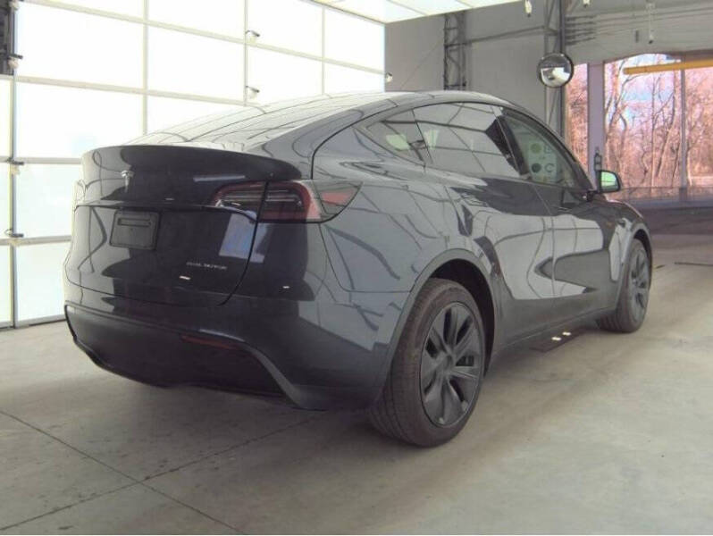 2025 Tesla Model Y Long Range