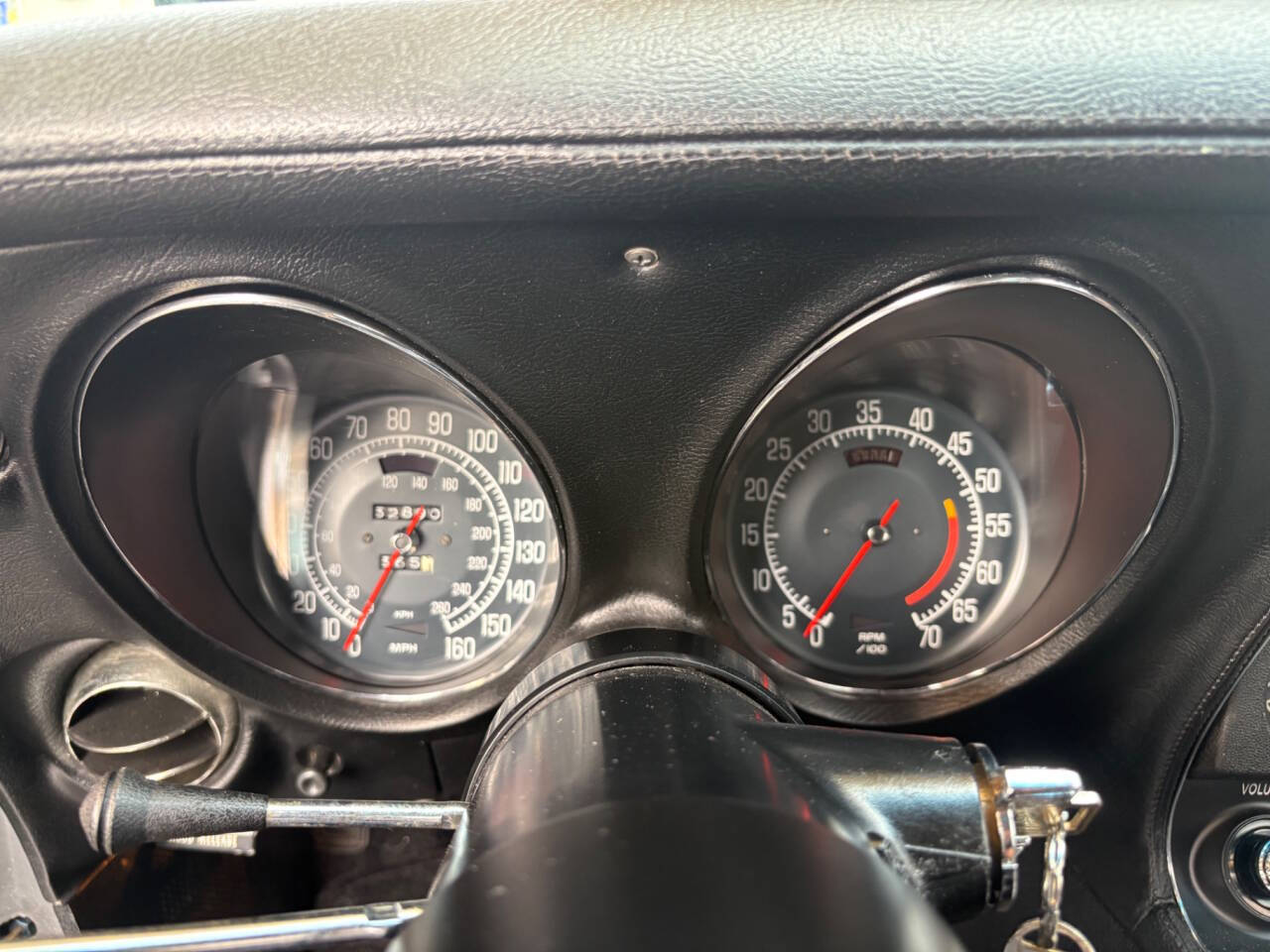 1976 Chevrolet Corvette 28