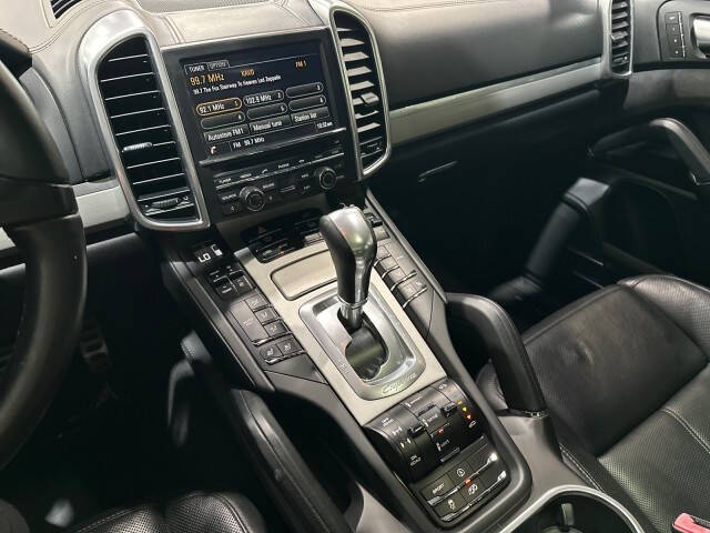 2014 Porsche Cayenne GTS