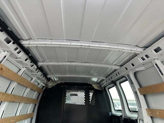 2022 GMC Savana 2500