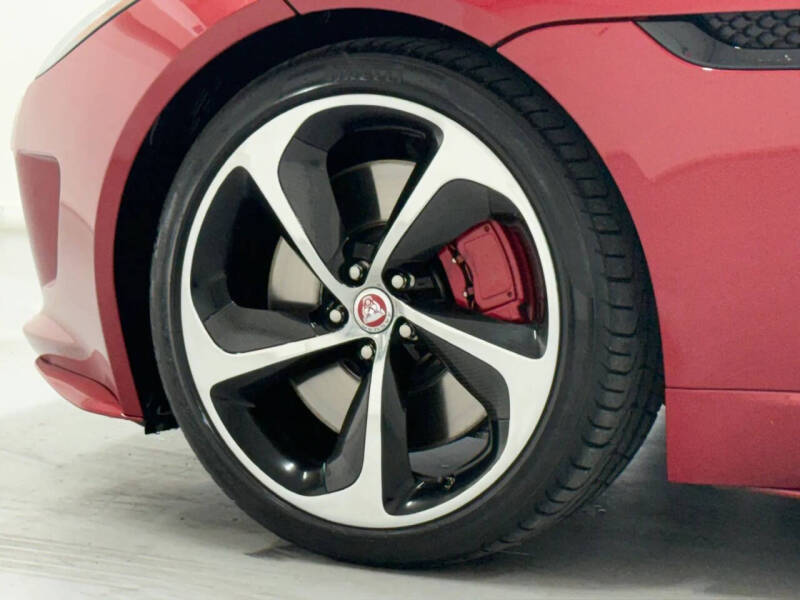 2017 Jaguar F-TYPE R