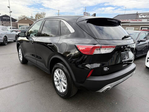 2020 Ford Escape SE