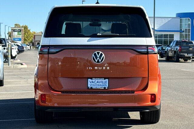 2025 Volkswagen ID. Buzz Pro S Plus