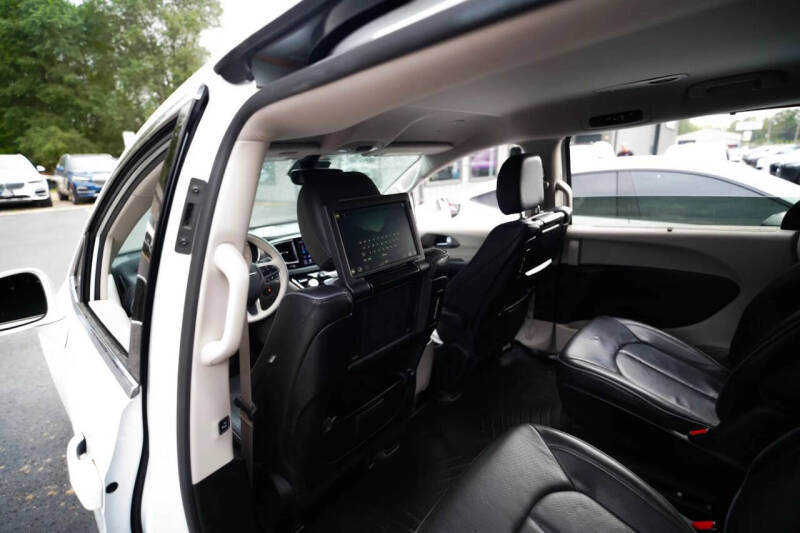 2018 Chrysler Pacifica Hybrid Limited