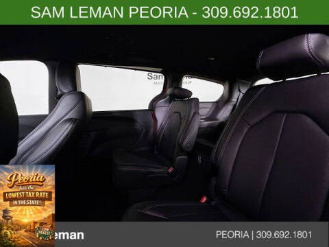 2026 Chrysler Pacifica Select