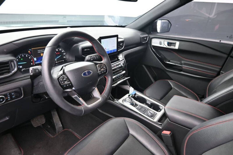 2024 Ford Explorer ST-Line