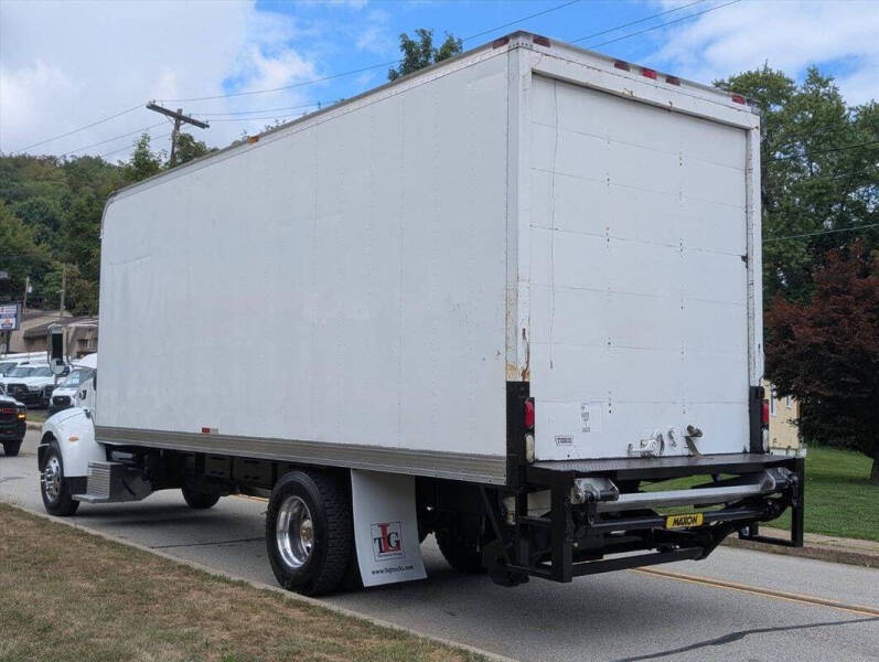 2007 Peterbilt 335