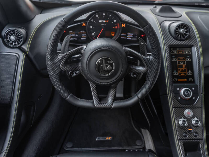 2016 McLaren 675LT