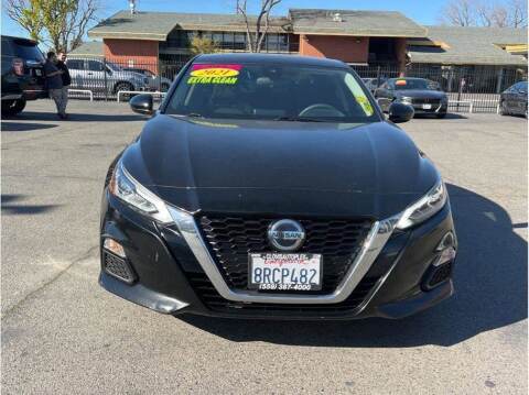 2021 Nissan Altima for sale at Carros Usados Fresno in Clovis CA