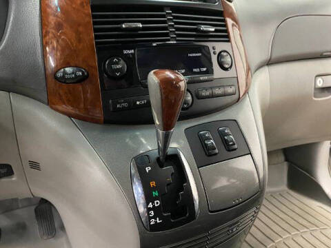 2004 Toyota Sienna XLE Limited 7 Passenger