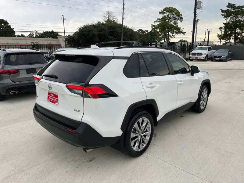 2020 Toyota RAV4 XLE Premium