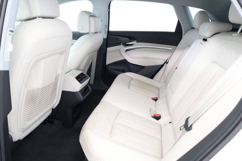 2024 Audi Q8 e-tron quattro Premium Plus