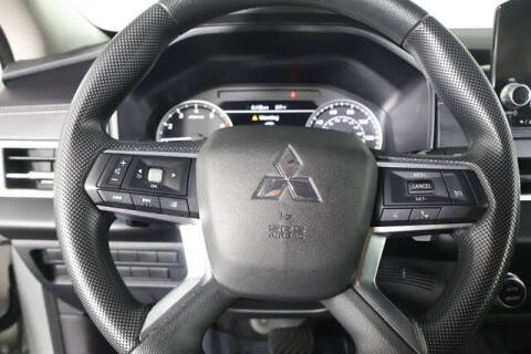 2024 Mitsubishi Outlander ES