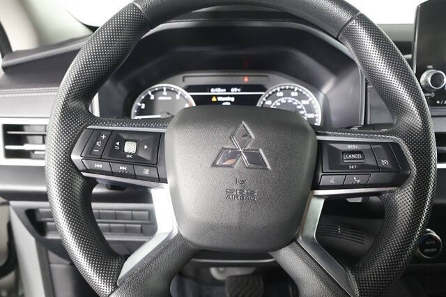 2024 Mitsubishi Outlander ES