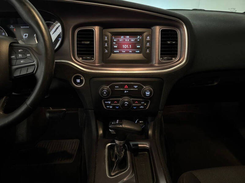 2017 Dodge Charger SE