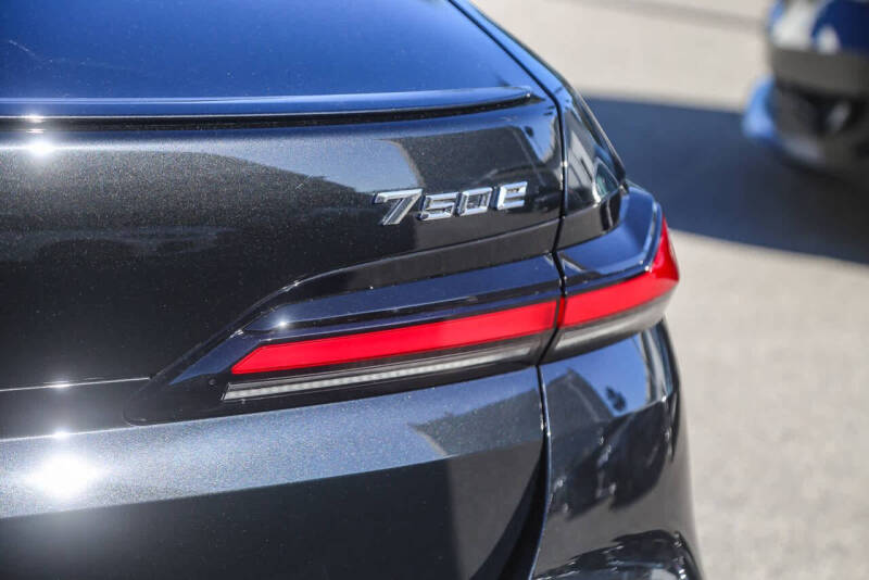 2025 BMW 7 Series 750e xDrive