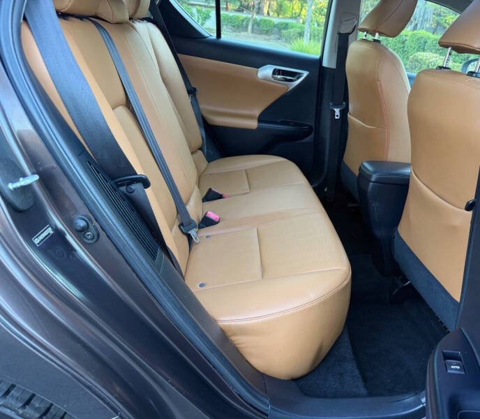 2011 Lexus CT 200h Premium