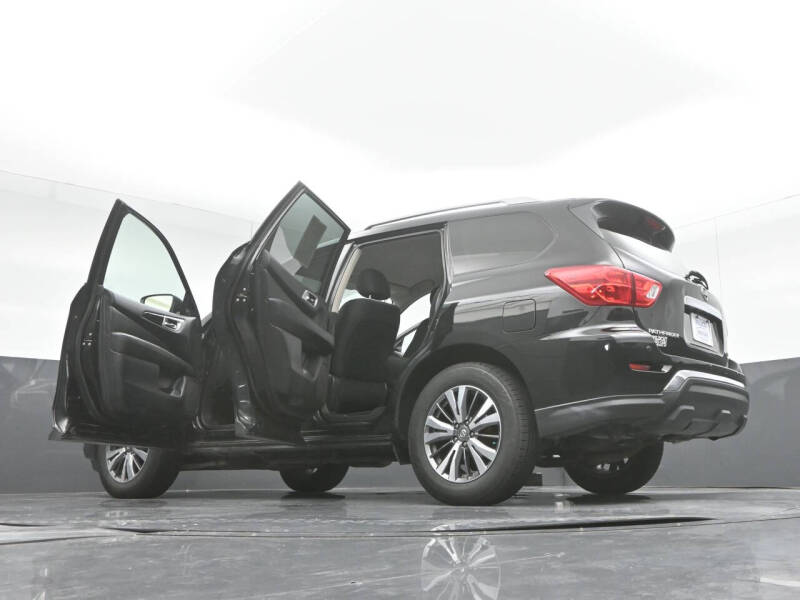 2020 Nissan Pathfinder SV