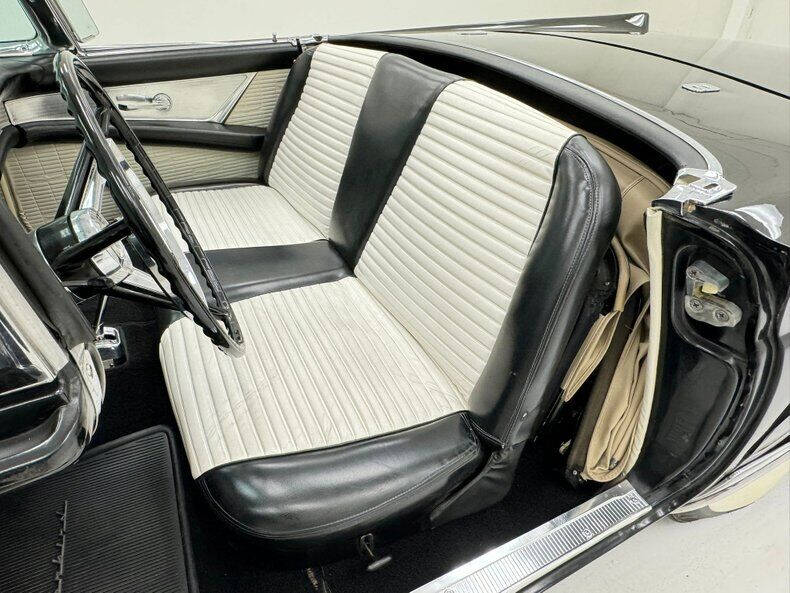 1957 Ford Thunderbird