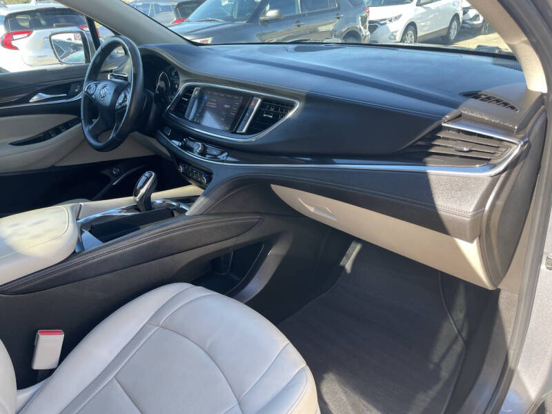 2021 Buick Enclave Essence