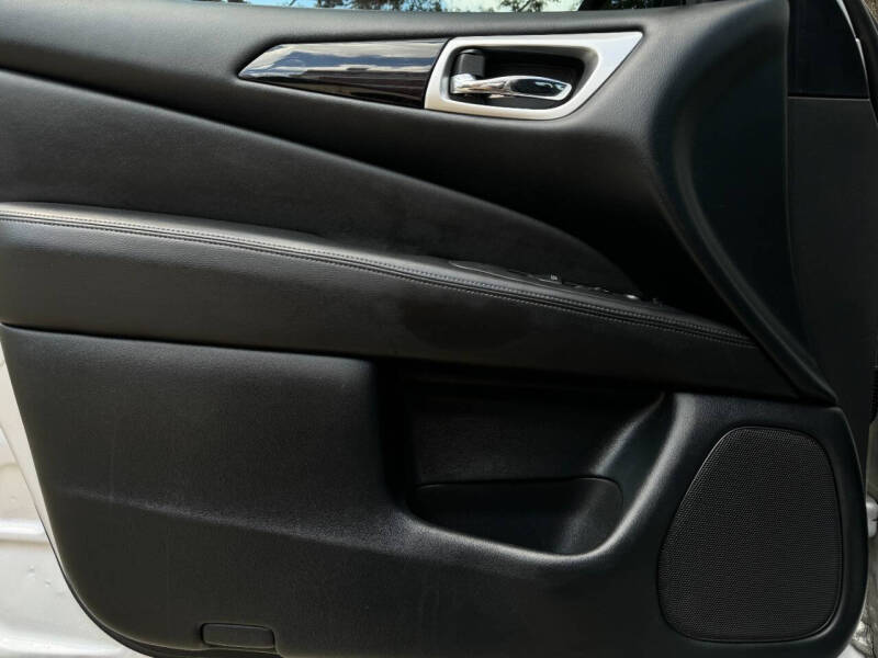 2019 Nissan Pathfinder SV