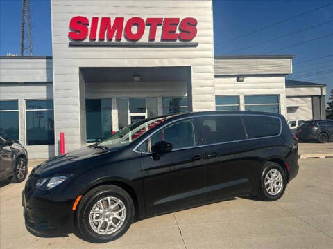 2023 Chrysler Voyager for sale at SIMOTES MOTORS in Minooka IL