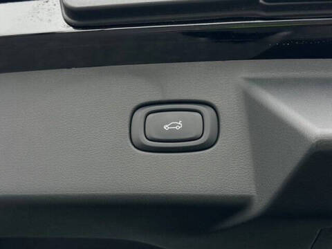 2025 VinFast VF8 Plus