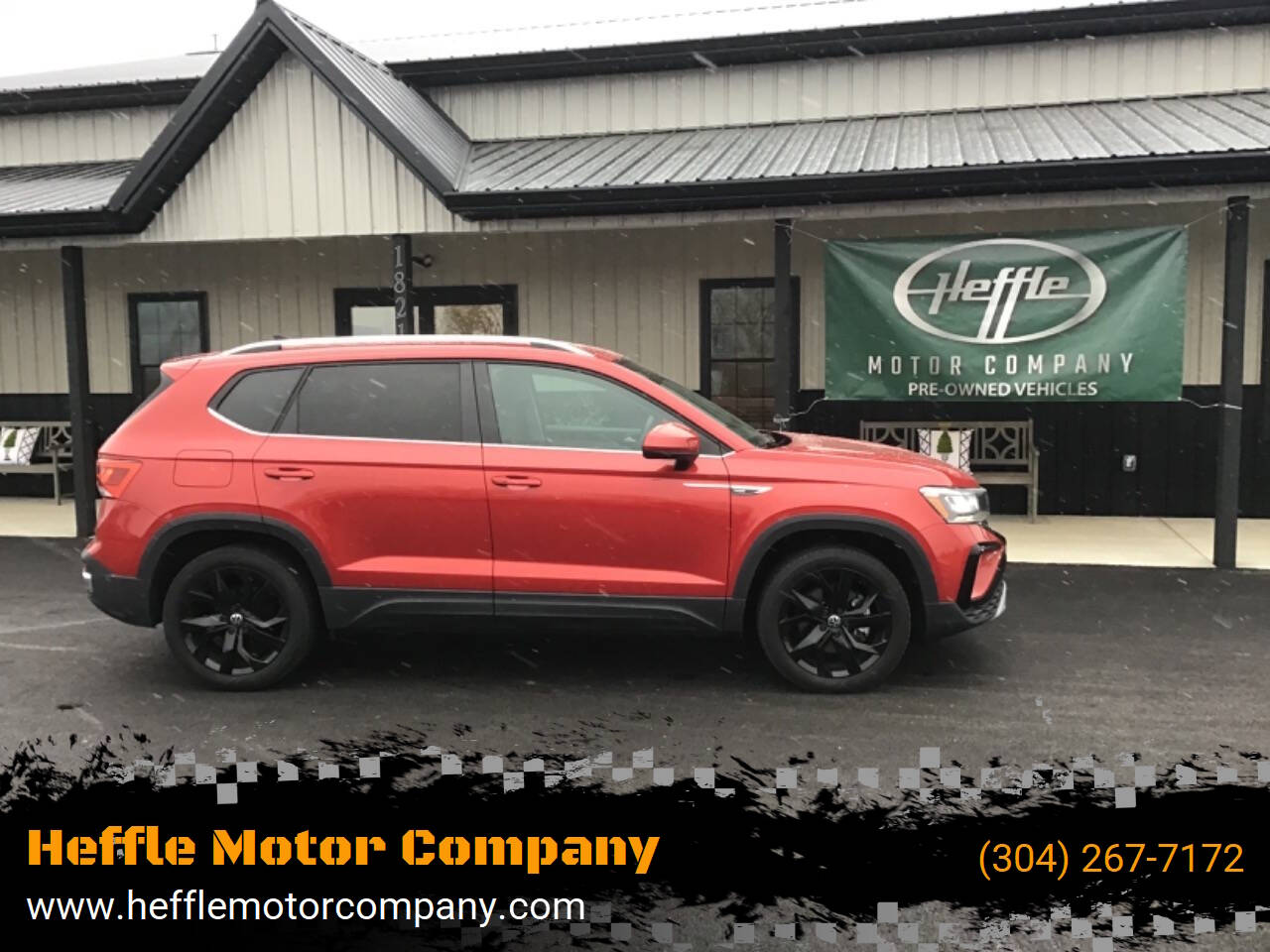 2024 Volkswagen Taos SE's photo