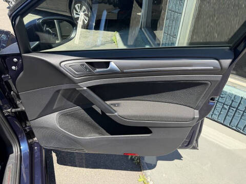 2018 Volkswagen Golf GTI SE