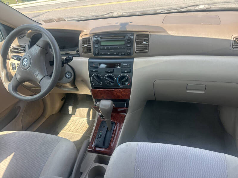 2005 Toyota Corolla LE
