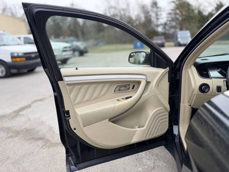 2016 Ford Taurus SEL
