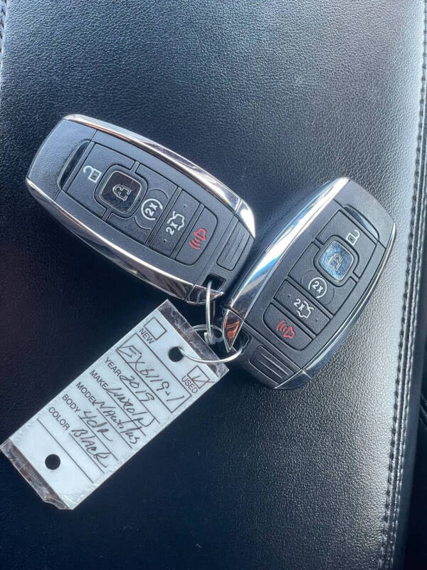 2019 Lincoln Nautilus Select