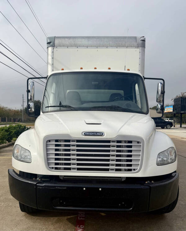 2019 Freightliner M2 106