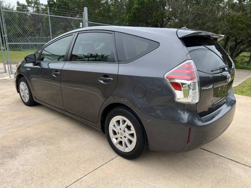 2015 Toyota Prius v Five